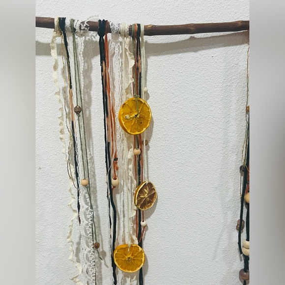 Handmade wooden wall decor with dried citrus - Picture 4 of 4